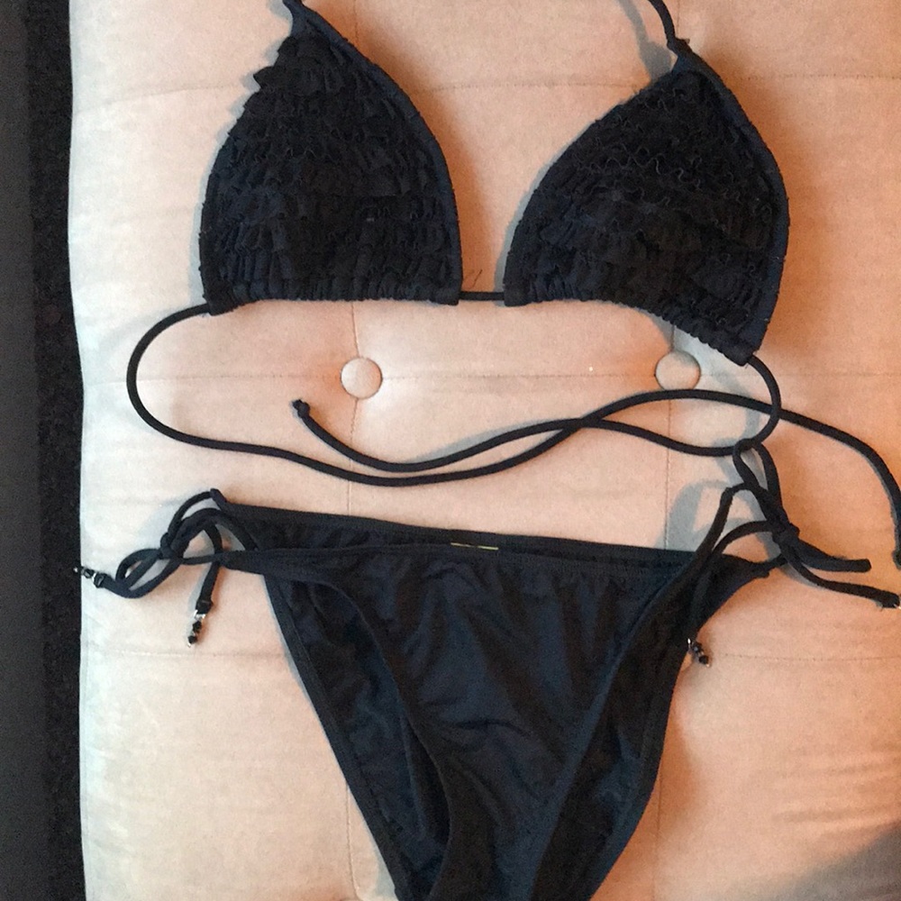 Black string ruffle top bikini
